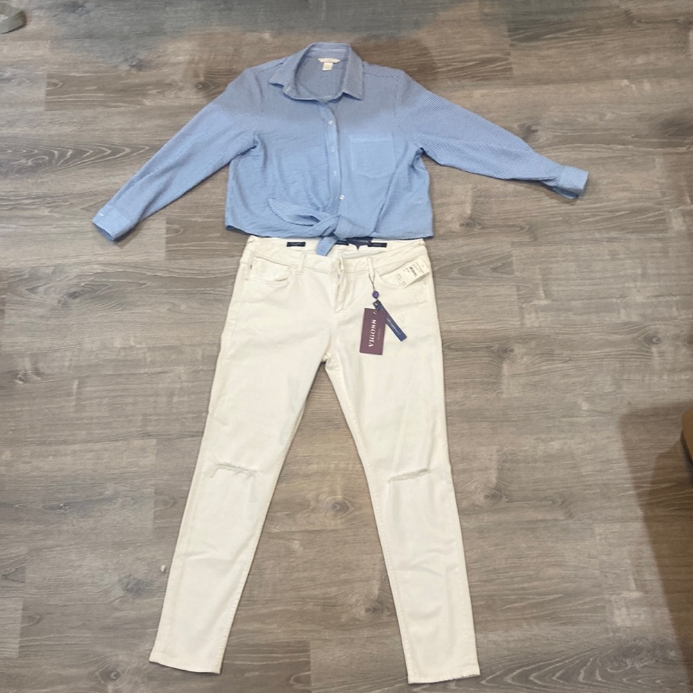 Perfect work outfit or hanging out (DM TO BUY SEPARATELY)